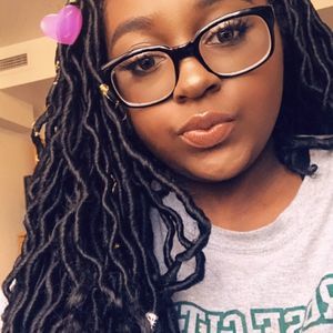 Meet your Posher, Eyionna